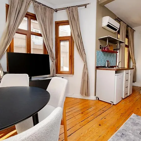 Cosy 2-bedroom شقة اسطنبول