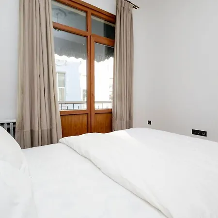 Cosy 2-bedroom شقة *